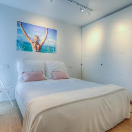 Unique High End Apt On Fantastic Location Apartment