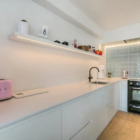 Unique High End Apt On Fantastic Location Apartment *